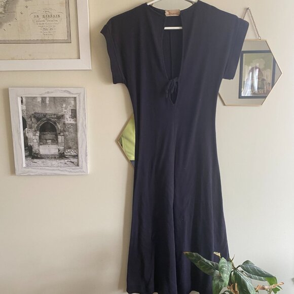 Cute blue marine dress with a nice A-line waste and quality thick material - Picture 4 of 6